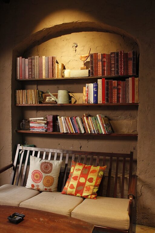 How to Create a Cozy Reading Nook in Any Room